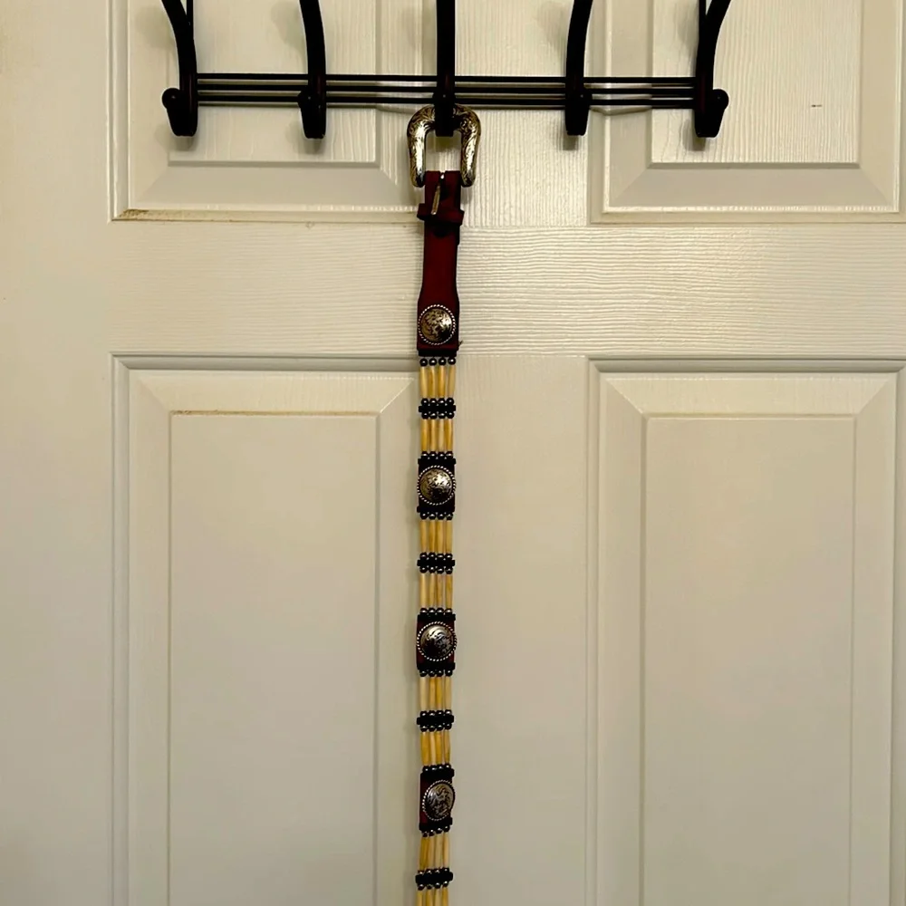 Tony Lama belt, size 40, w bone and concho, leather. - Picture 1 of 7